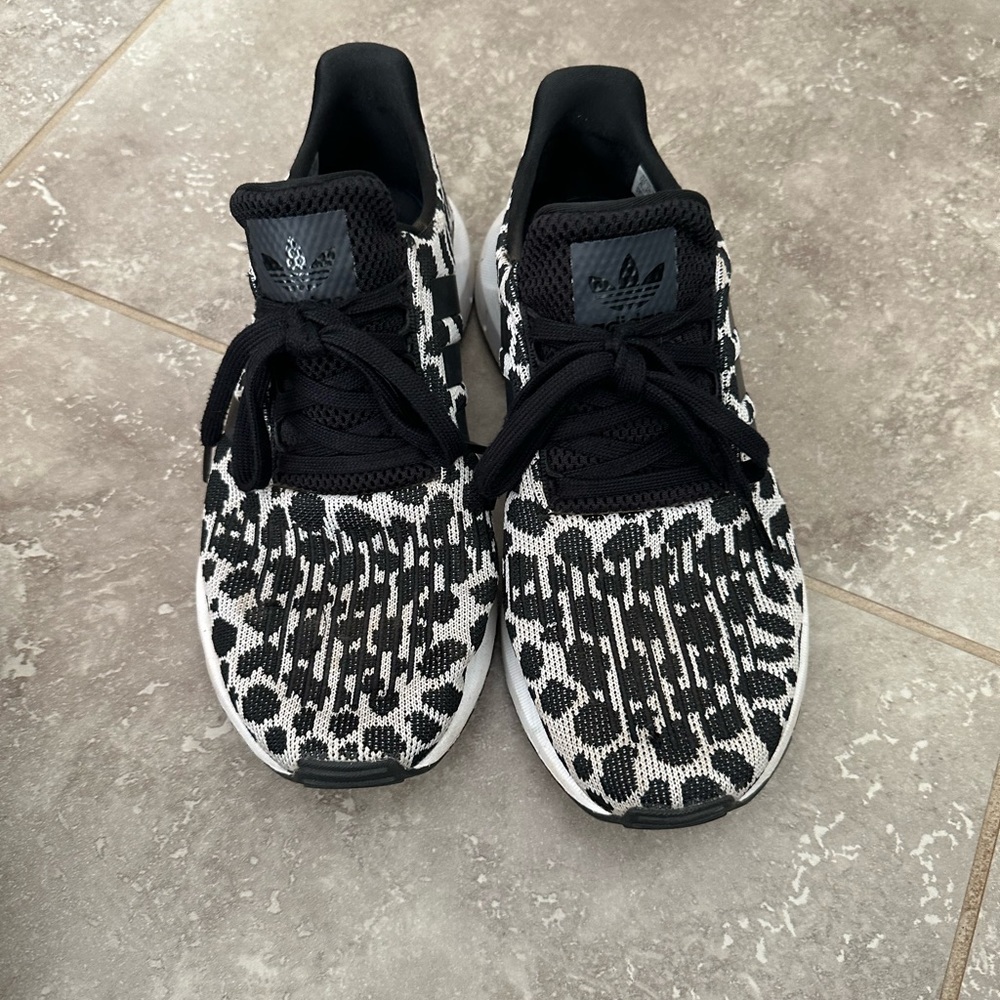 Leopard adidas